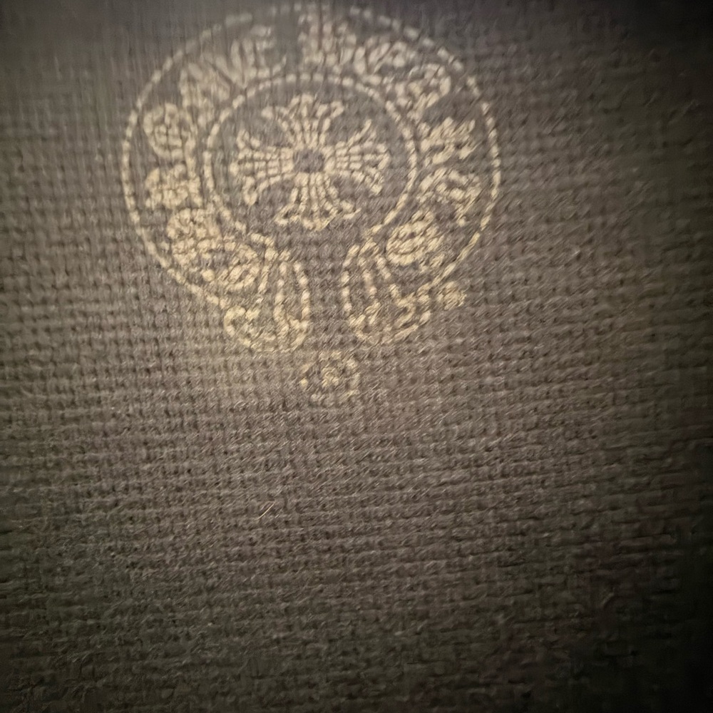Chrome Hearts-SCROLL LOGO ZIP UP HOODIE
"BLACK" - Picture 5 of 15
